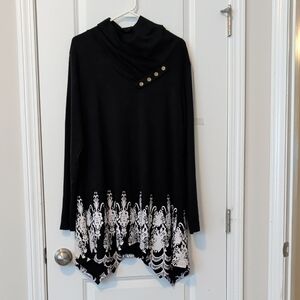 Cestyle Black and White Asymmetrical Tunic Size XL